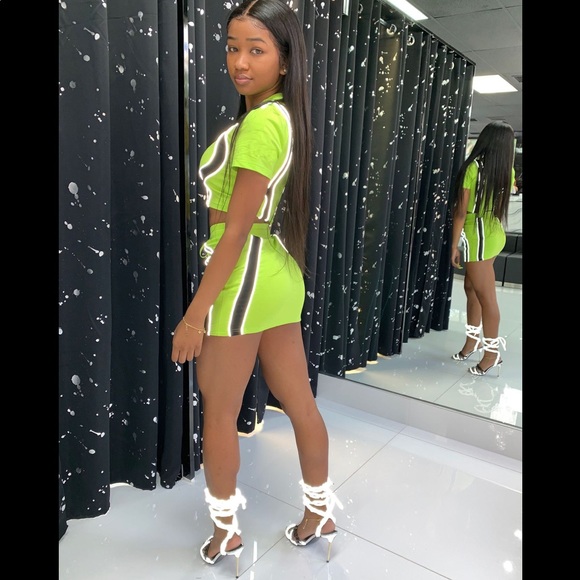 Lime two piece set - Picture 2 of 2